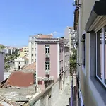 Typical Mouraria By Homing Lägenhet Lisboa